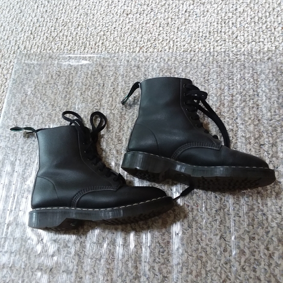 Rare Vegan Solovair Derby Boots Made In 